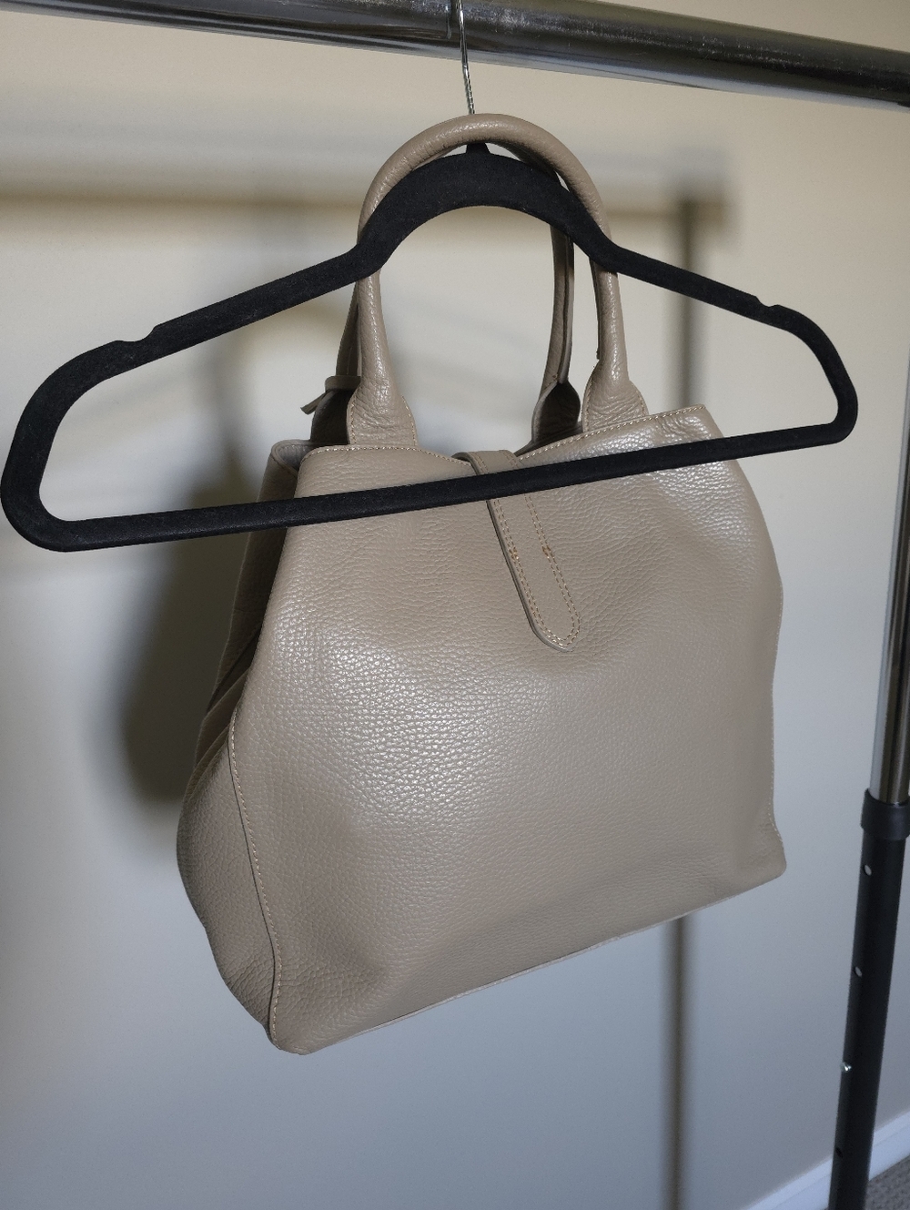 Italian Leather Beige Shoulder Purse with Strap - Picture 5 of 13